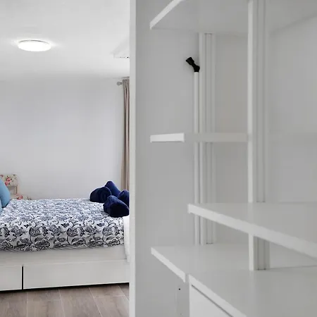 La Orilla Del Volcan Yaiza (Lanzarote)